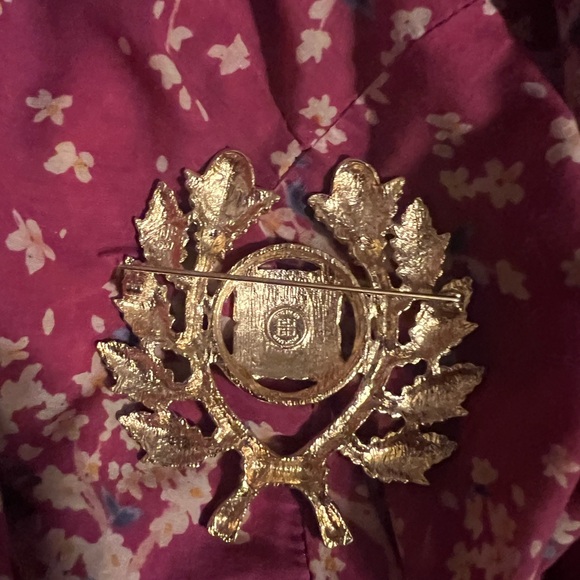 Givenchy Brooch Gold - Picture 2 of 2